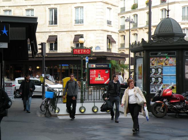  Bouche de métro Saint-Placide